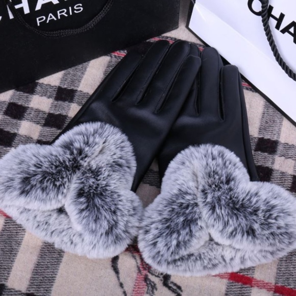 Unique Faux Leather and Full Cuff Fur Gloves - Picture 3 of 9